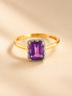 18k Gold Amethyst and Diamond Solitaire Ring